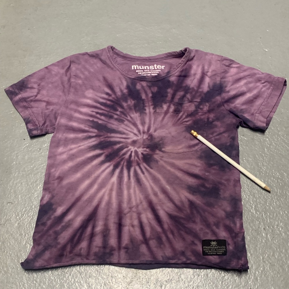 MUNSTERKIDS Tie-dye purple t-shirt 💜 Size 6 Boys